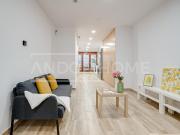 Planta baja en venta en Barcelona, Sants. PISO REFORMADO...