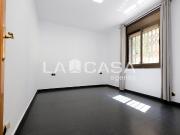 Planta baja en venta en Barcelona, Vilapicina Torre...