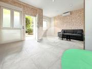 Planta baja en venta en Madrid, Ventas. Local en venta,...