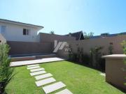 Planta moderna e amplo jardim com piscina!