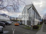 Plateau de 3 bureaux loués + grande cave + 6 places de...