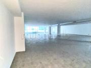 Plateau de bureaux de 415 m² vide