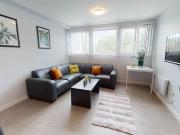 Platinum En Suite Plus B Has an Apartment