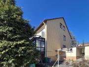 Platz für die ganze Familie: Doppelhaushälfte mit Garten...