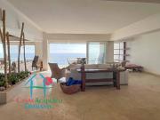 Departamento de lujo con salida a la playa y vista al mar