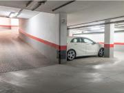 Plaza de aparcamiento junto a Calle Alhamar