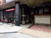 Plaza de garaje cerrada con entrada por calle Campo....