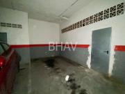 Plaza de garaje con un trastero amplio