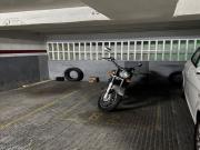 PLAZA DE PARKING DE MOTO EN LA CALLE ROCAFORT CON...