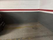 PLAZA DE PARKING DE MOTO EN LA CALLE VILADOMAT ESQUINA...