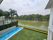 PLAZA LAGOS VILLA AL LAGO ANCHO ESPECTACULAR UBICACION