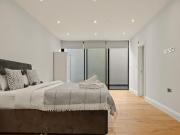 Pleasant 3 bedroom flat in the hip borough of Hackney...