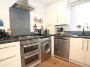 Pleasant double bedroom near the Bethnal Green Gardens...