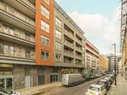Plumbers Row, Aldgate E1, 2 bed flat to rent, £2,700 pcm...