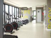 PLUS: Apartamento com 2 quartos e sacada no Portão