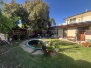 Población Urmeneta Amplia casa familiar con jardín privado