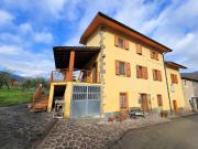 Podere in stile rustico Toscano con annessi e terreno in...