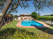 Podere Poggio Agli Incisi 719m² Reggello