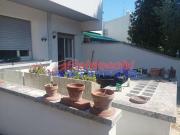 PODERINO VILLA SCHIERA DI TESTA CON GIARDINO