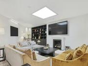 Pont Street, Knightsbridge, 3 Bedroom Apartment