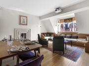 Pont Street, London SW1X, 2 bed flat to rent, £6,998 pcm...