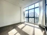 Pool & Gym | Bright | Spacious