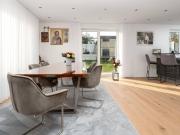 Pool, Outdoor Kitchen & 4 Terrassen: Exklusive...