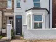 Popular Location, Popular House Share