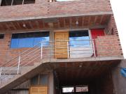 POR AV. PERU SE VE DE CASA DE 3 PISOS JULIACA
