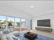 PORT SAILS ON THE CANALS