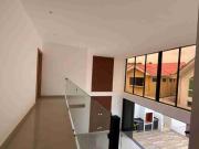 PORTON DE LAS LOMAS DE URDESA VENDO CASA NUEVA 3 DORMITORIOS