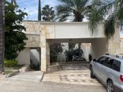 Portones de Gran Jardín, Magnifica residencia ubicada en...