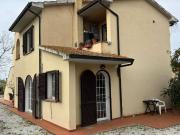 Porzione di casa in vendita a Cecina