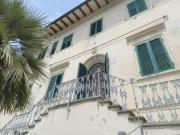 Porzione di casa in vendita a La Vettola Pisa 500 mq...