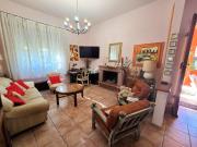 Porzione di villa bifamiliare composta da due...