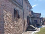 PORZIONE IN PIETRA DI UN CASALE A SPOLETO