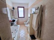 Porzione terratetto di villa bifamiliare in vendita a...