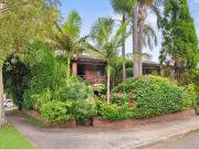 Position Perfect! Potential Plus! Freestanding Family...