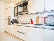 Posti letto in affitto in appartamento con 3 camere da...