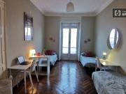 Posti letto in appartamento ristrutturato con 5 camere...