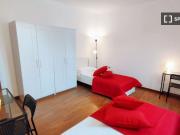 Camera in appartamento condiviso con 5 camere da letto a...
