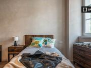Posto letto in affitto in appartamento con 4 camere a...