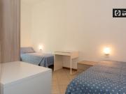 Posto letto in affitto in appartamento con 4 camere a...
