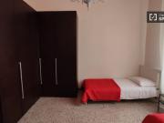 Posto letto in affitto in appartamento con 4 camere da...