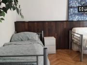 Posto letto in affitto in appartamento con 4 camere da...