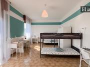 Posto letto in appartamento condiviso con 3 camere da...