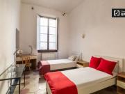 Posto letto in camera in affitto in appartamento con 4...