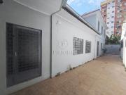 Prãdio com loja e escritãrios no bairro floresta