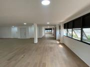 Prédio Comercial 4 andares com 64 vagas