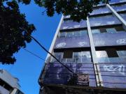 Prédio comercial inteiro com 5 andares e estacionamento